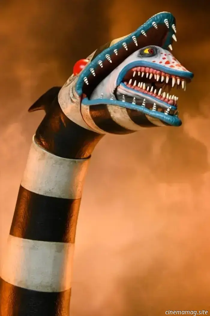 NECA reveals the Beetlejuice Ultimate Matador Beetlejuice & Sandworm 2-pack.