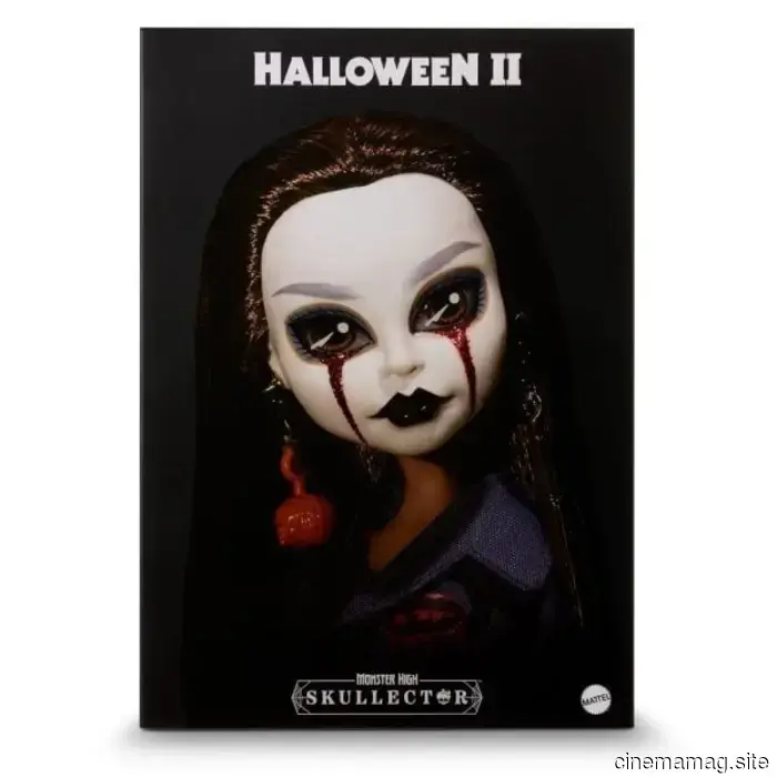 Michael Myers encounters Monster High with the Skullector Halloween II doll.