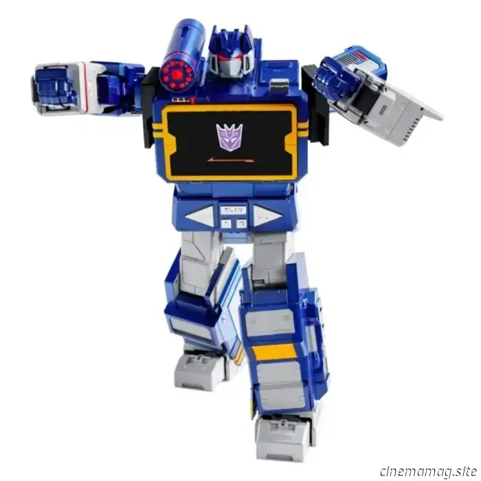 Soundwave is now part of Hasbro and Robosen's collection of auto-converting Transformers.