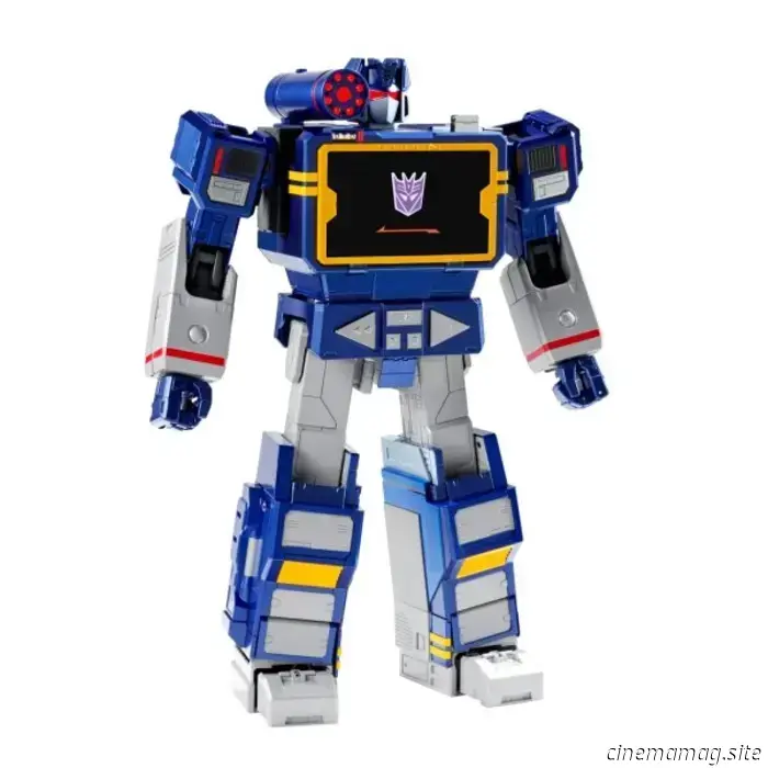Soundwave is now part of Hasbro and Robosen's collection of auto-converting Transformers.