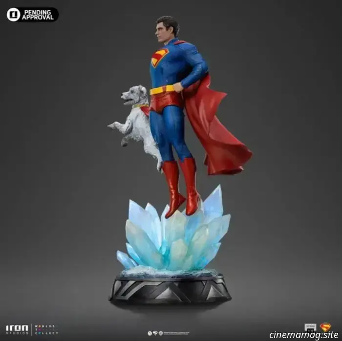 Superman & Krypto stand tall con Iron Studios' Superman movie statua da collezione