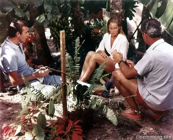 Ursula Andress in Dr. No: foto dietro le quinte della Bond girl 001