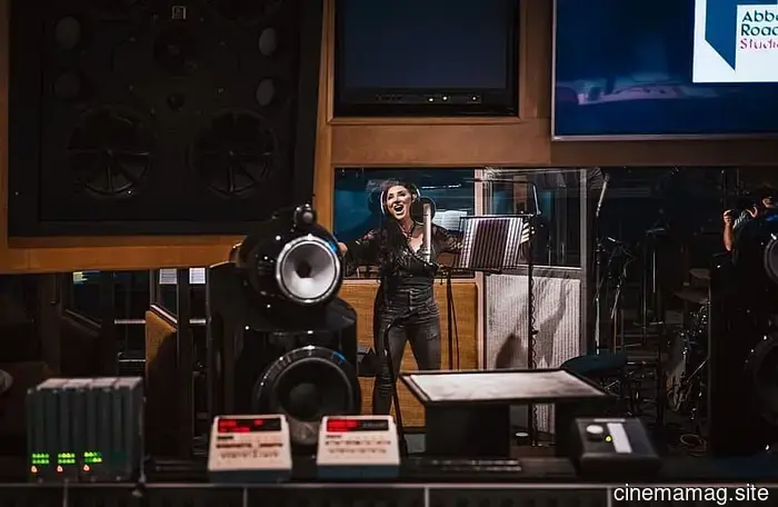 How Rachael Hawnt, an Award-Winning Performer, Designs Shows That Keep Audiences Returning - MovieMaker Magazine