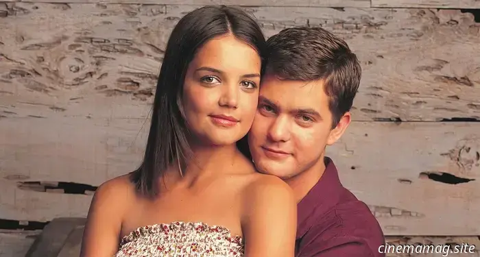 Katie Holmes and Joshua Jackson, co-stars from Dawson's Creek, come together again for the Happy Hours film trilogy.