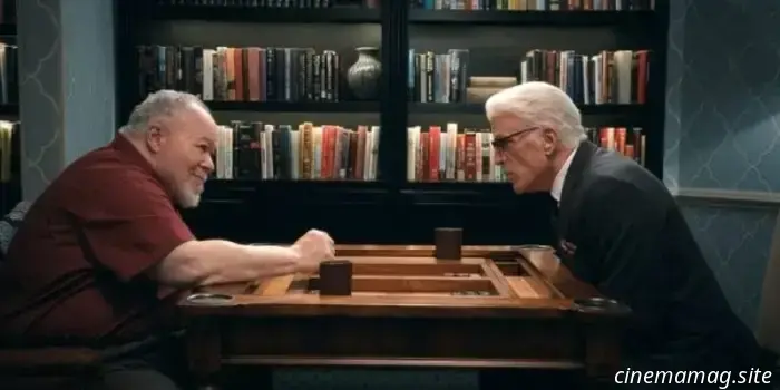 Ted Danson torna sotto copertura nelle prime immagini della seconda stagione di A Man on the Inside
