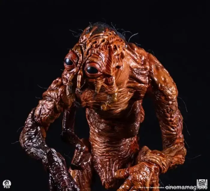 La estatua coleccionable a escala de un cuarto de The Fly presentada por PCS