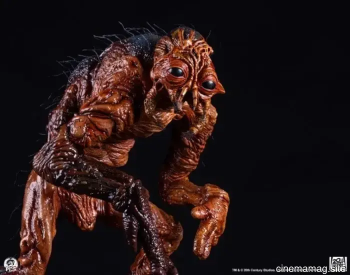 La estatua coleccionable a escala de un cuarto de The Fly presentada por PCS