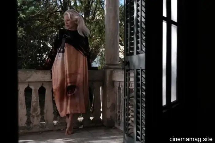 Trailer per la potatura del roseto con Callum Turner, Riley Keough, Elle Fanning e Pamela Anderson