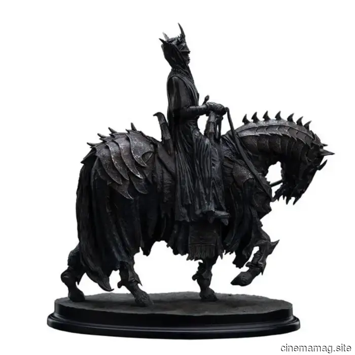 Weta Workshop unveils The Mouth of Sauron with a miniature statue from The Lord of the Rings.
