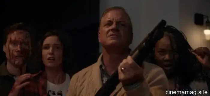 Los propietarios desatan monstruos del infierno en el tráiler de la comedia de terror Hold the Fort.
