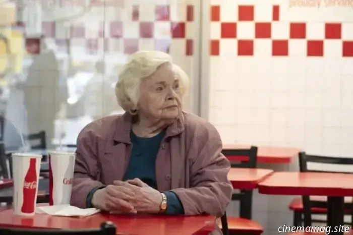 June Squibb es Eleanor la Grande en el tráiler del debut como directora de Scarlett Johansson.