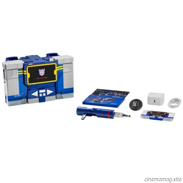Soundwave is now part of Hasbro and Robosen's collection of auto-converting Transformers.