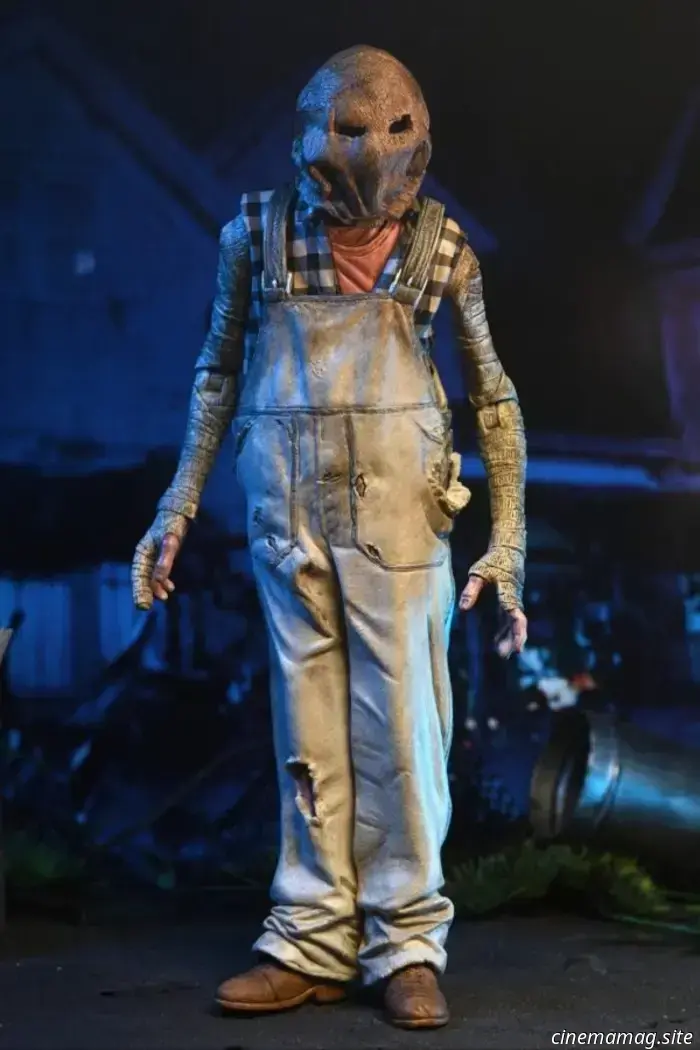 NECA reveals the 20th anniversary figures of Baby and Tiny from The Devil's Rejects.