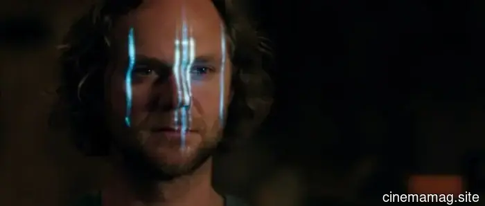 Джессика Ротhe попадает в еще один кошмарный цикл в трейлере научно-фантастического хоррора «Привязанность»