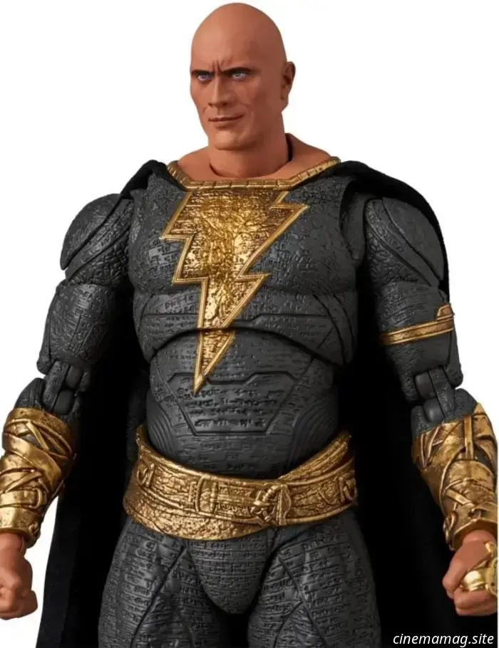 MAFEX представила фигурку Блэка Адама в исполнении Дуэйна Джонсона