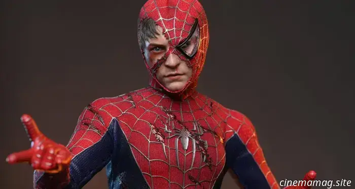 Lo Spider-Man di Tobey Maguire presenta danni da battaglia nella nuova action figure Hot Toys in scala 1/6.