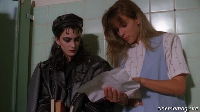 Mirror Mirror (1990) - Film Review