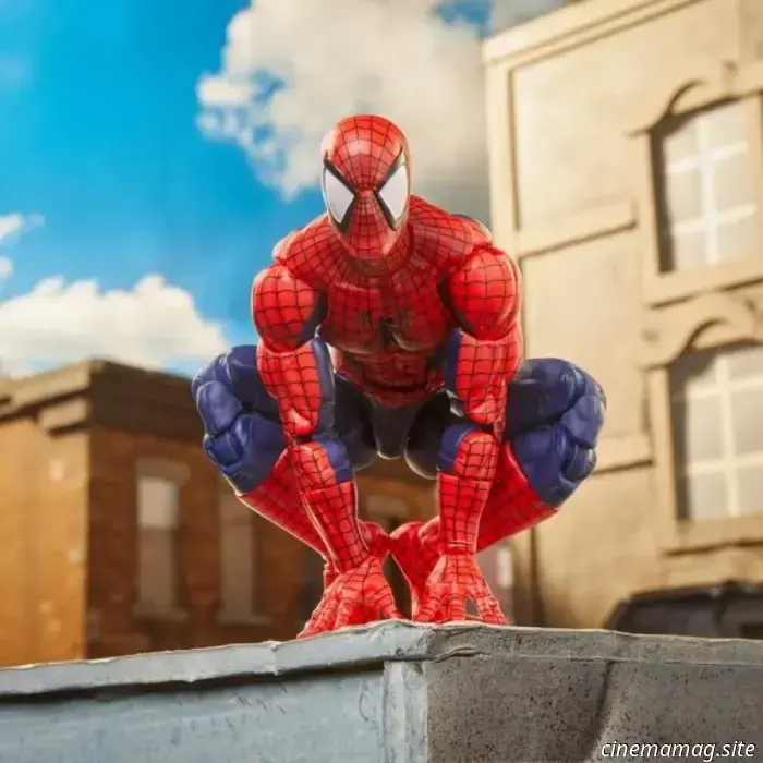 Hasbro has unveiled the Marvel Legends Maximum Series Spider-Man action figure.