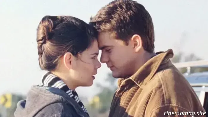 I co-protagonisti di Dawson's Creek, Katie Holmes e Joshua Jackson, si reuniscono per la trilogia cinematografica Happy Hours