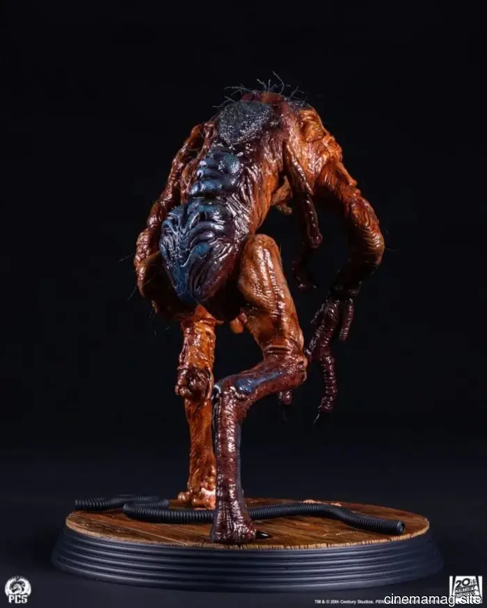 La estatua coleccionable a escala de un cuarto de The Fly presentada por PCS