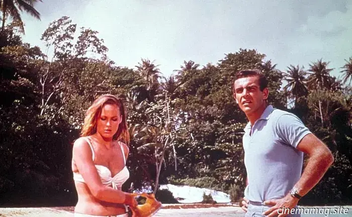 Ursula Andress in Dr. No: foto dietro le quinte della Bond girl 001