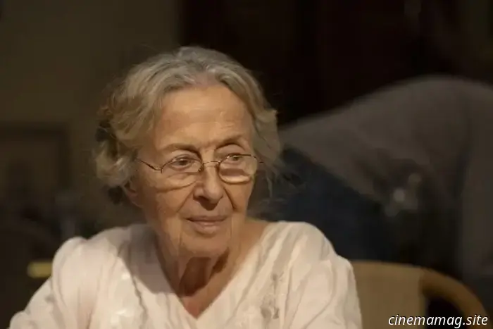 June Squibb es Eleanor la Grande en el tráiler del debut como directora de Scarlett Johansson.