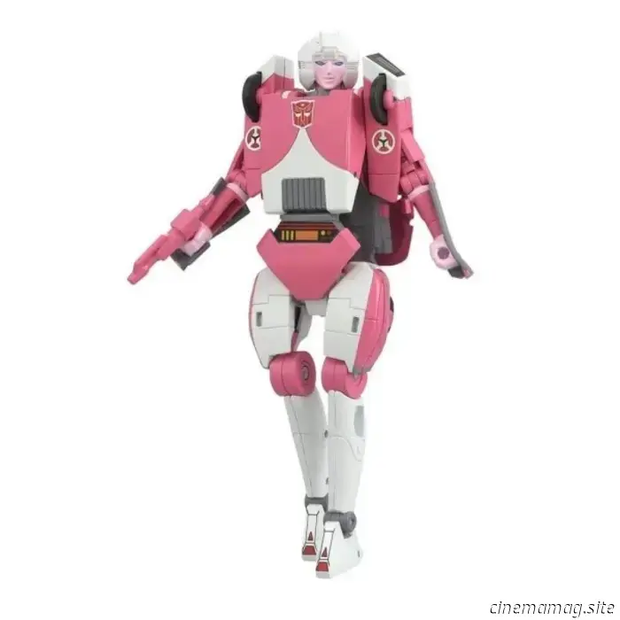 Pre-orders are now open for the Transformers Takara Tomy Missing Link Arcee and Dramatic Capture Cybertron Chase figures.