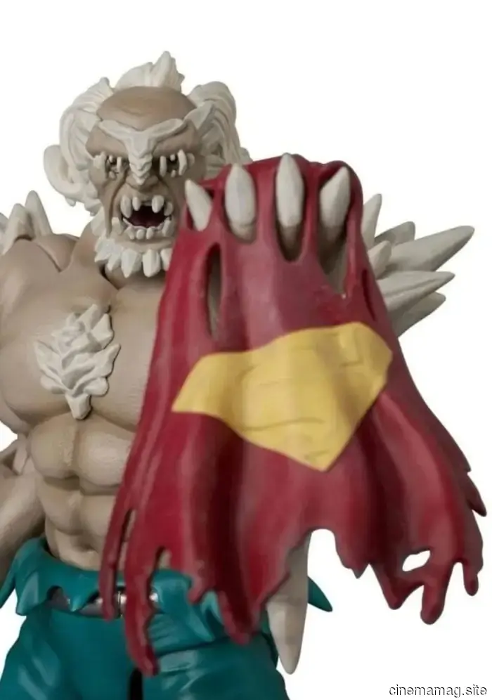 Medicom presenta las figuras MAFEX de Superman dañado en batalla y Doomsday de La muerte de Superman.