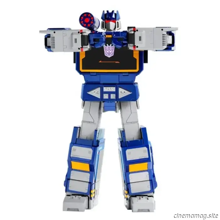 Soundwave is now part of Hasbro and Robosen's collection of auto-converting Transformers.