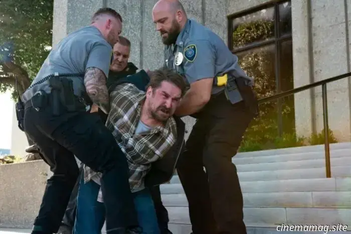 Trailer del thriller misterioso "The Huntsman" con Shawn Ashmore, Garret Dillahunt e Elizabeth Mitchell.