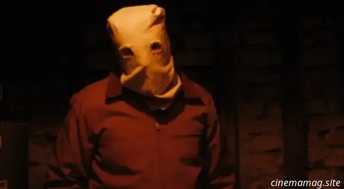 Una giovane ragazza viene seguita in un misterioso campo di mais nel trailer di The Rows