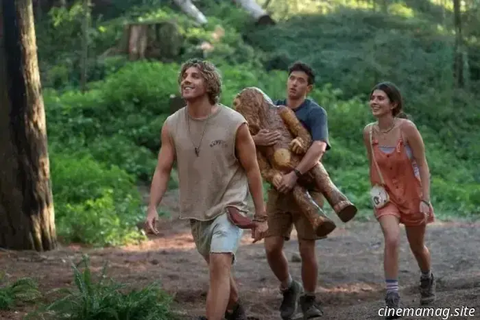 Netflix has released a new trailer and promotional images for People We Meet on Vacation.