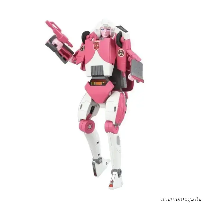 Pre-orders are now open for the Transformers Takara Tomy Missing Link Arcee and Dramatic Capture Cybertron Chase figures.