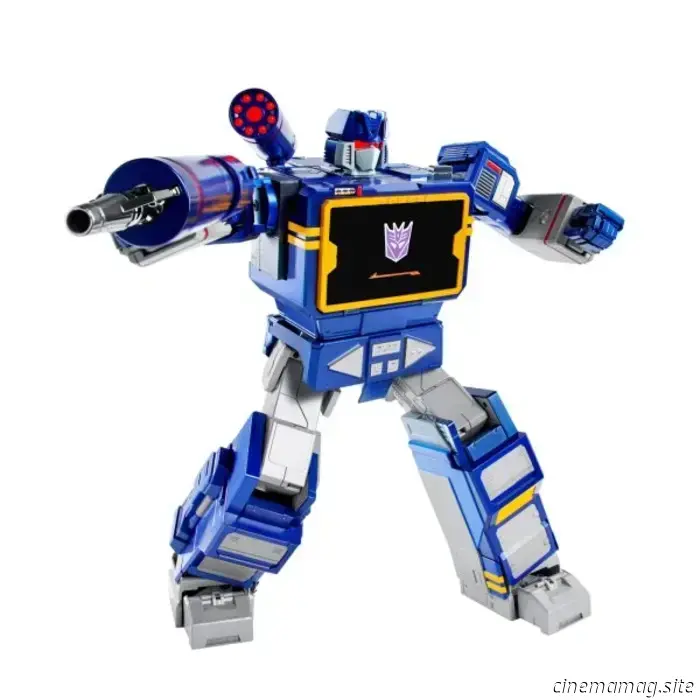 Soundwave is now part of Hasbro and Robosen's collection of auto-converting Transformers.