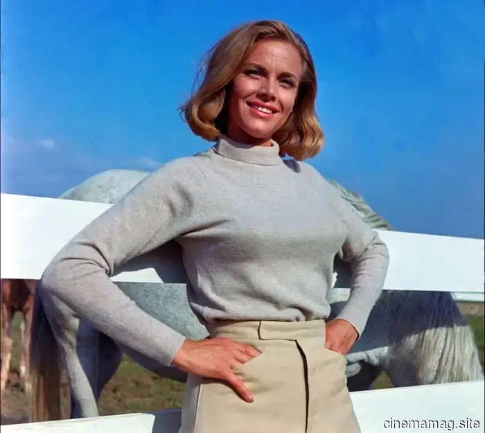 13 Bond Girls Dietro le Quinte, Attraverso le Decadi di Film di James Bond 007