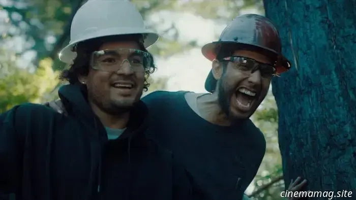 In "Motos" di Jesus Beltran, due cugini immigrati in cerca di lavoro fanno una scoperta che cambia la loro vita