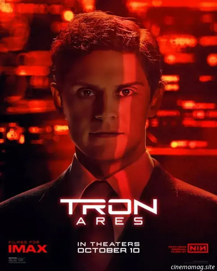 I poster di TRON: Ares presentano Jared Leto, Jeff Bridges, Greta Lee, Evan Peters, Jodie Turner-Smith e Gillian Anderson.