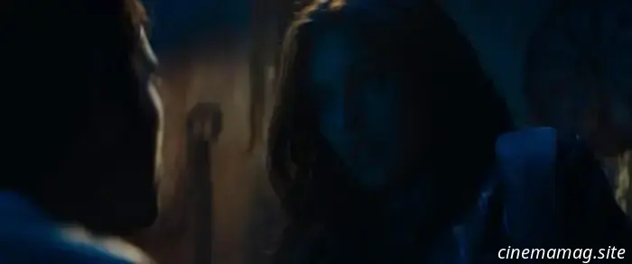 Rainey Qualley investiga una oscura leyenda urbana en el tráiler de la película de terror Pig Hill