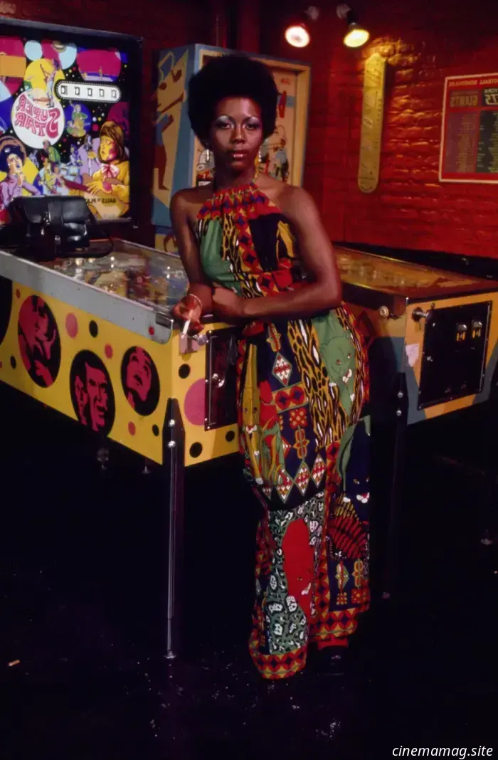 20 foto dietro le quinte delle Bond Girls