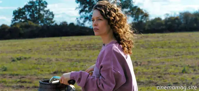 U.S. Trailer for Christian Petzold’s Miroirs No. 3 Takes Paula Beer Into Uncharted Territory