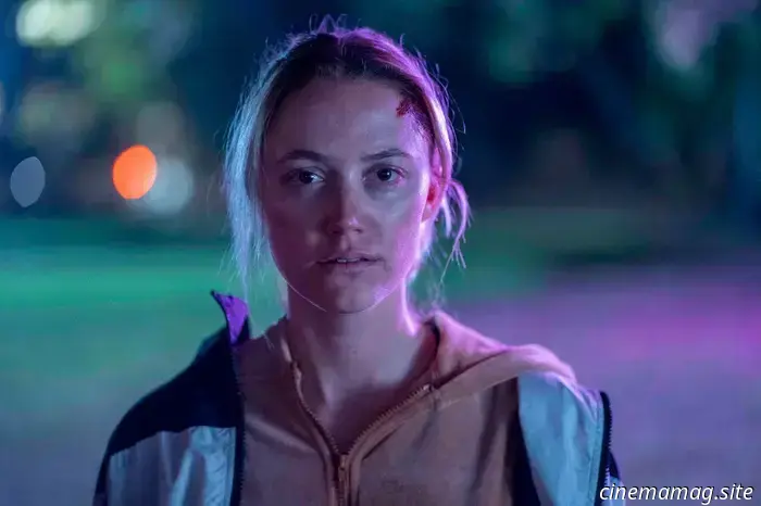 Trailer del thriller poliziesco In Cold Light con Maika Monroe e Helen Hunt