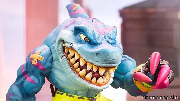 Streex becomes part of Mondo’s Street Sharks collection with a premium soft vinyl figure.