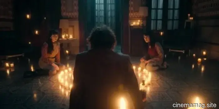 The trailer for the horror anthology The 100 Candles Game: Dark Mirror has been released.