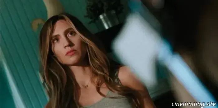Una giovane ragazza viene seguita in un misterioso campo di mais nel trailer di The Rows