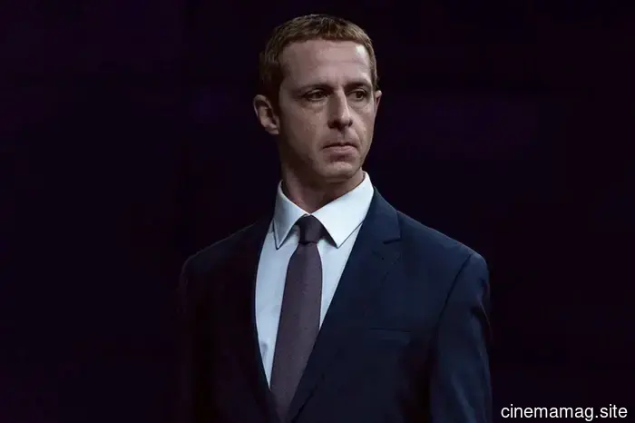 Трейлер "Социального расчета": Майки Мэдисон, Джереми Аллен Уайт и Джереми Стронг в главных ролях сиквела Аарона Соркина