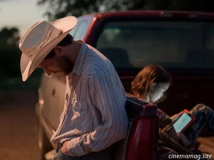 «Я не хочу драматизировать самый худший день в чьей‑то жизни»: Макс Уокер‑Силверман о восстановлении и хрупкости Джоша О’Коннора