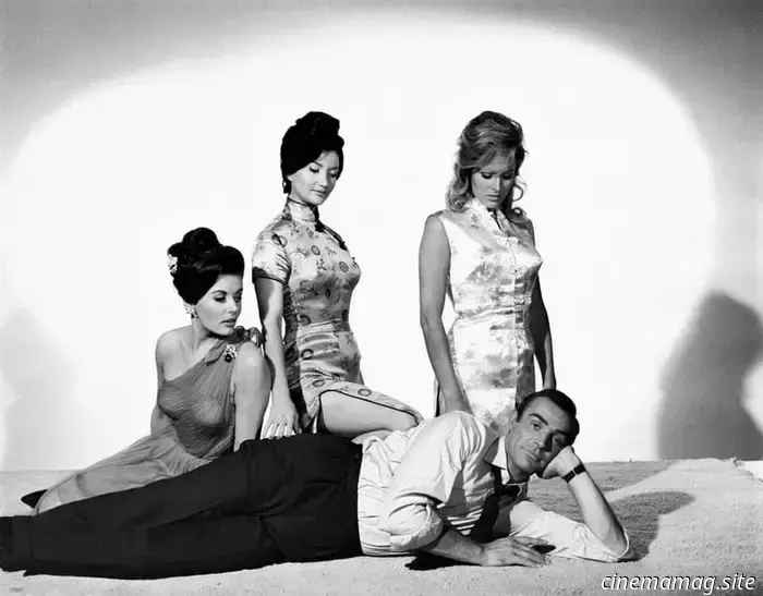 Ursula Andress in Dr. No: foto dietro le quinte della Bond girl 001