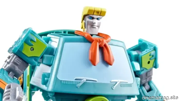 Hasbro launches the Transformers Scooby-Doo Mysterious Prime & Automutt action figure set.