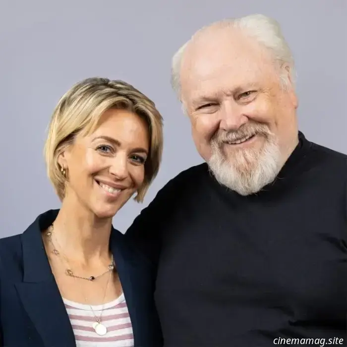 Il sesto Dottore viaggia per il Cosmo con la signora Clarke nel nuovo cofanetto di Doctor Who