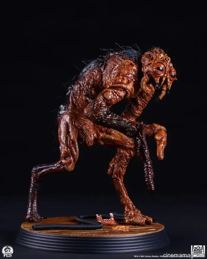 La estatua coleccionable a escala de un cuarto de The Fly presentada por PCS